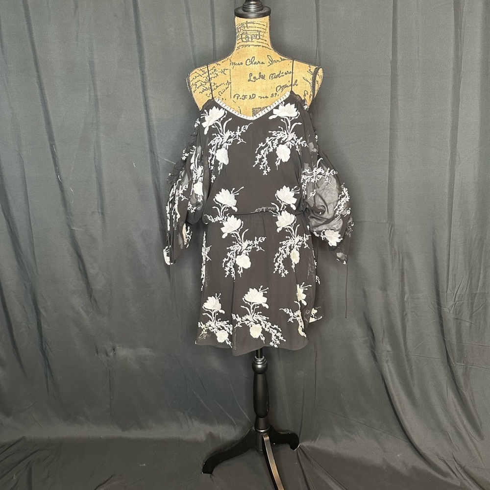 Alice + Olivia Black and White Mini Sundress - Picture 3 of 6